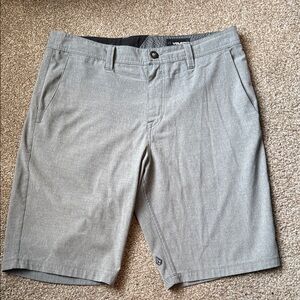 Volcom Men's Light Gray Flat Front Hybrid Shorts